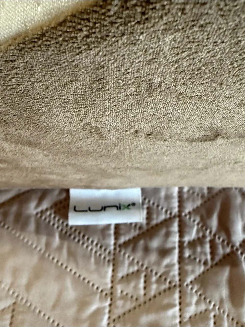 LUNIX. BAMBOO Contour Memory Foam Pillow - White and Brown